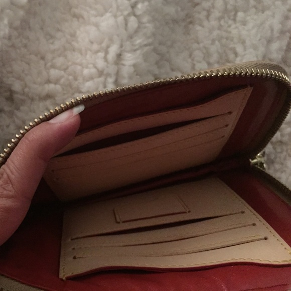 Dooney and Bourke - Picture 3 of 4