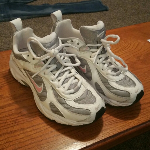 Ladies sz. 7 Nike