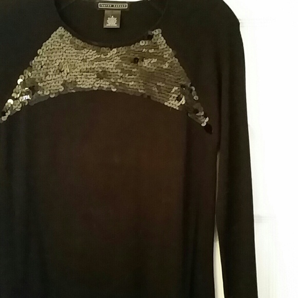 Stunning black dress with sequins