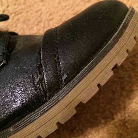 black ankle boots. - Picture 2 of 3