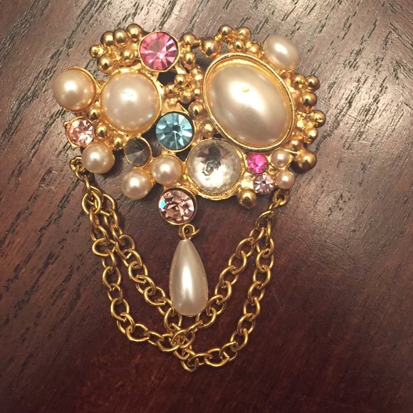 Pretty costume brooch