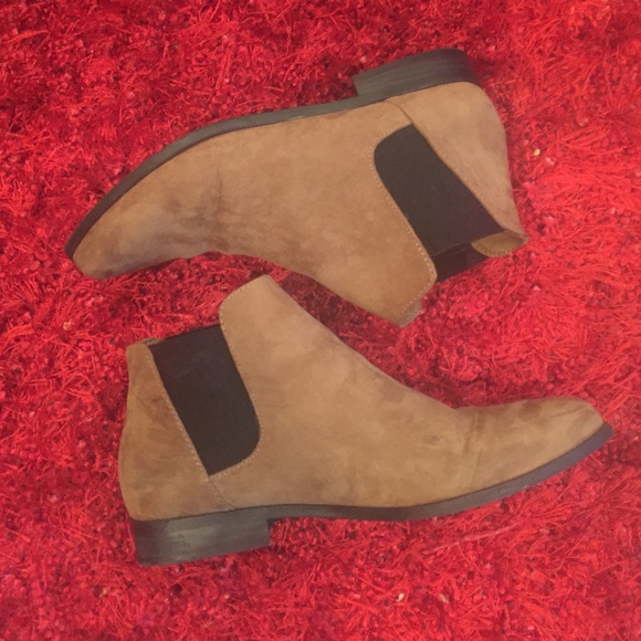 Forever 21 Chelsea inspired Boots