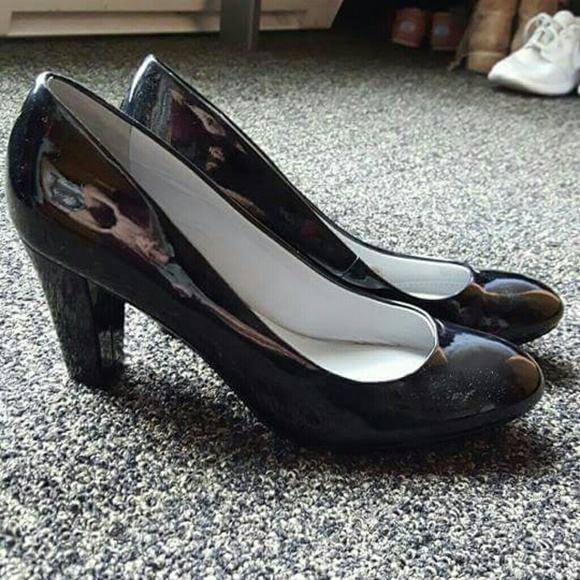 Black 2 inch heels