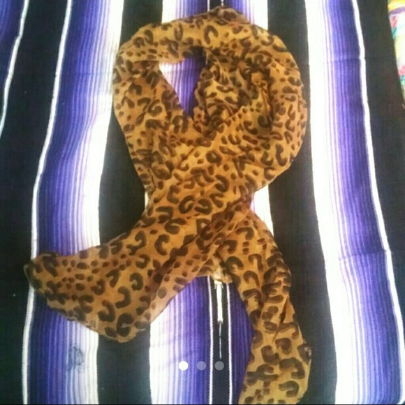 SALE NEW LEOPARD PRINT CHIFFON SCARF