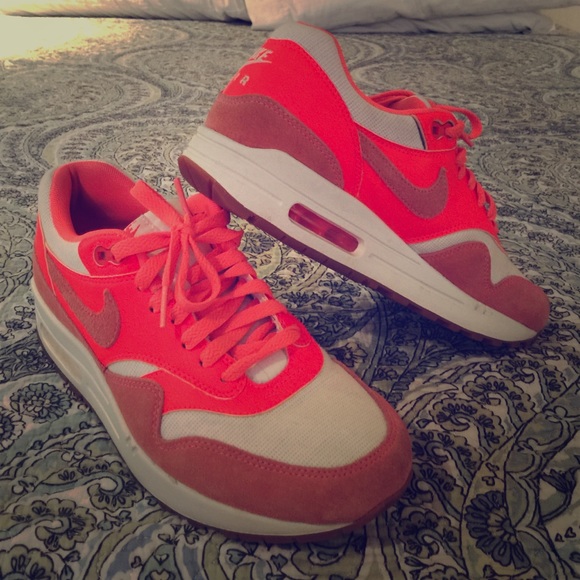 Nike Shoes - Nike Air Max 1