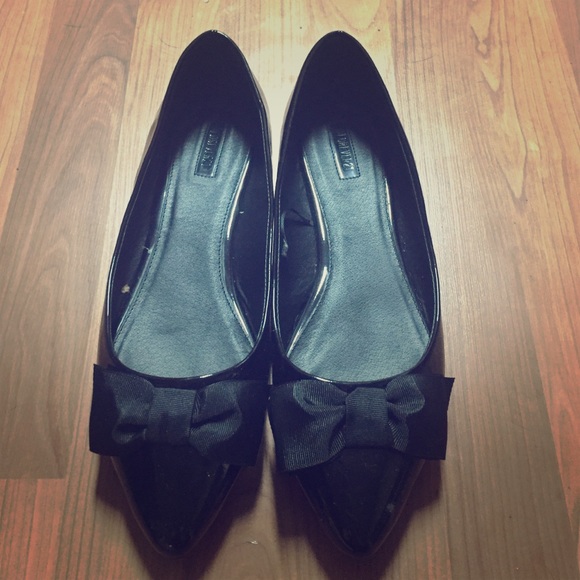 Shiny Black Forever 21 Flats with Bows Size 10