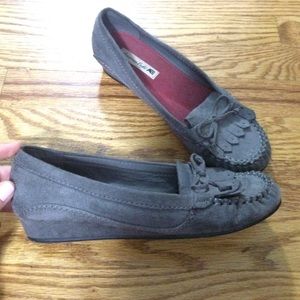 American eagle flats! (with a little heel)