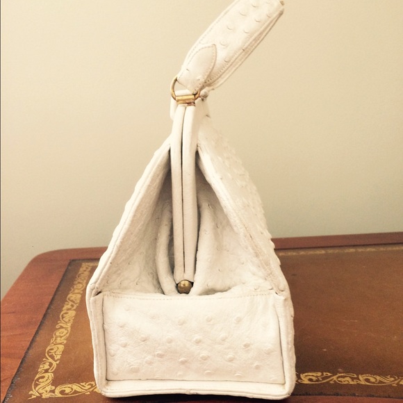 Vintage Nettie Rosenstein white ostrich handbag - Picture 4 of 4