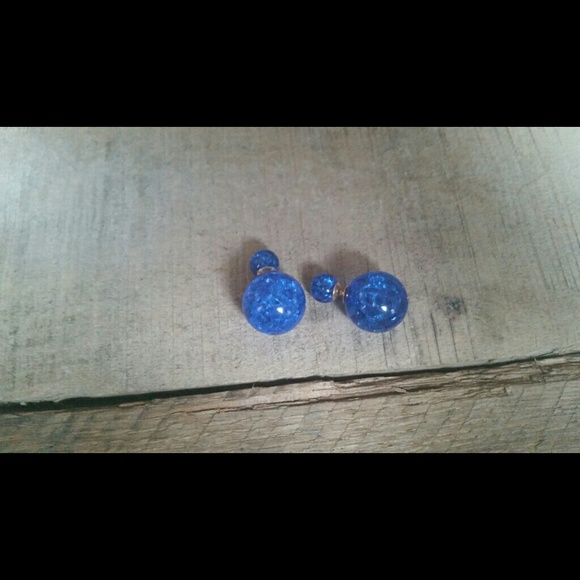 Earings crackled blue double ball earings!