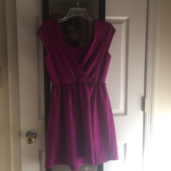 Magenta/purple fitted dress - Picture 2 of 3