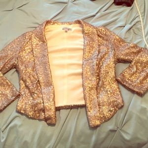 Sequenced half sequenced jacket