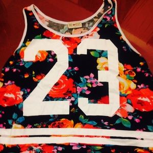 #23 sleeveless top