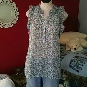 BCBG floral top BNWOT and pockets!