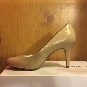 Style & Co nude pump