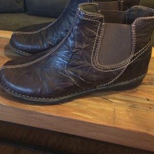 Clarks bendables boots booties brown size 10