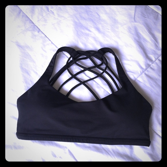 Lululemon Free to be bra*wild