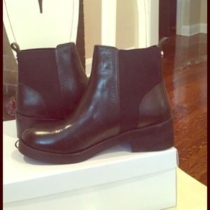 Steve Madden Grroupie Chelsea ankle Boot/booty