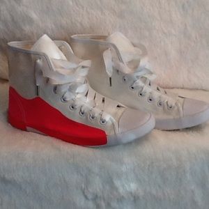 BE&D Canvas Hightop Sneakers 👟