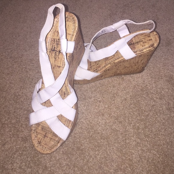 White wedges - Picture 1 of 3