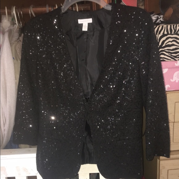 Black blazer with sparkles.💕