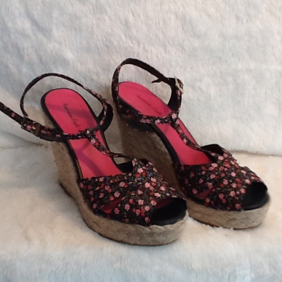 Floral Wedges
