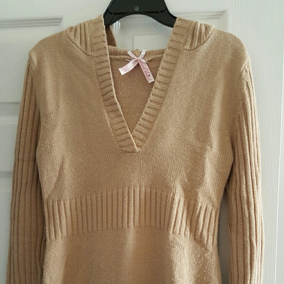 Sweater - Picture 1 of 3