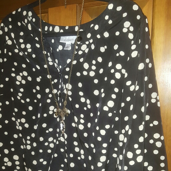 Dress Barn Tops - 💕Not Available. GIFTED💕