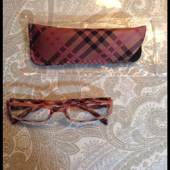 Fashion 1.00 Readers w/matching case. NEW