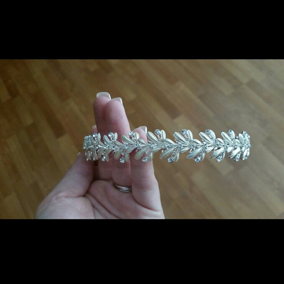 Head Piece - Picture 1 of 2