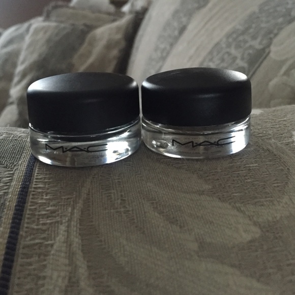 Mac paint pots (2)