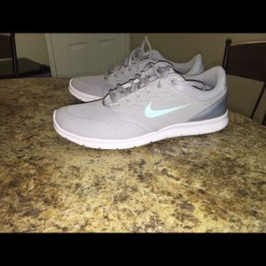 Nike tennis shoes