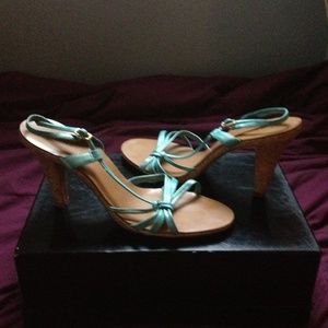 Fioni sandals