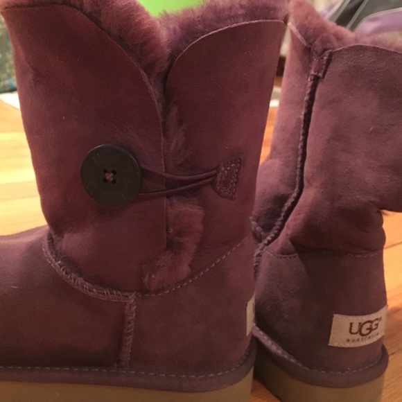 ugg bailey button aster ugg bailey button aster