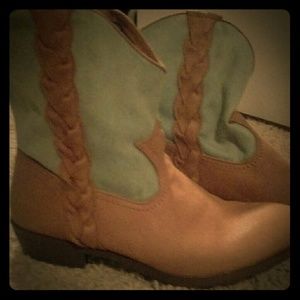 Fashion cowboy boots