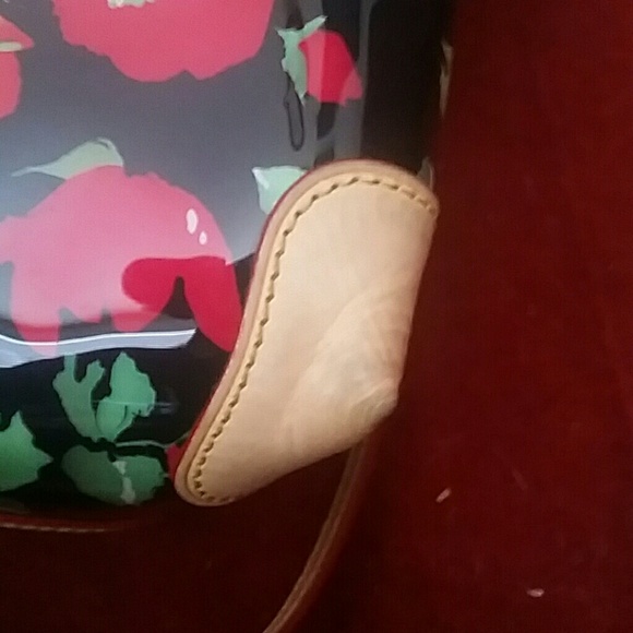 Beautiful Dooney & Bourke - Picture 3 of 4