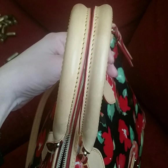 Beautiful Dooney & Bourke - Picture 4 of 4