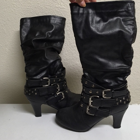 🍂Slouchy buckled studded boots