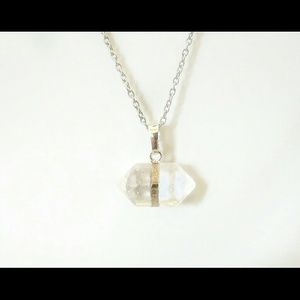 Pointed quartz pendant