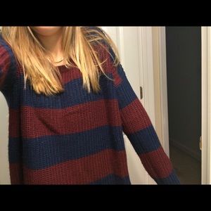 Oversized super comfy maroon and navy sweater