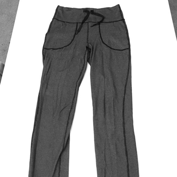Lululemon Size 6 High Rise Bootcut Pant