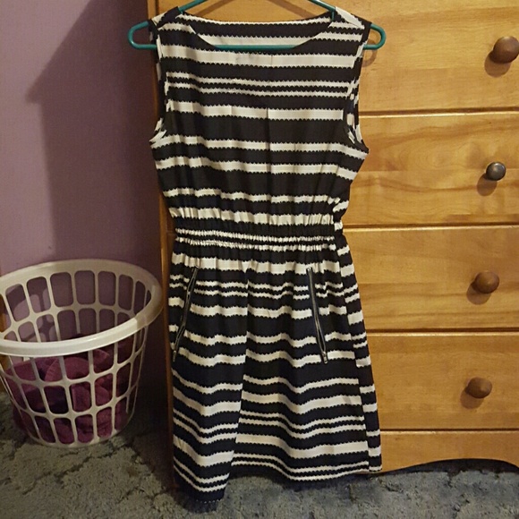 Dress - Picture 1 of 1