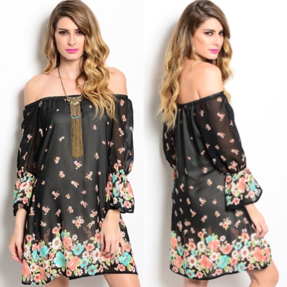 Dresses & Skirts - 🌸 Boho Black Floral Shift Dress