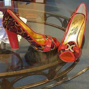 Peep toe Naughty monkey  pumps