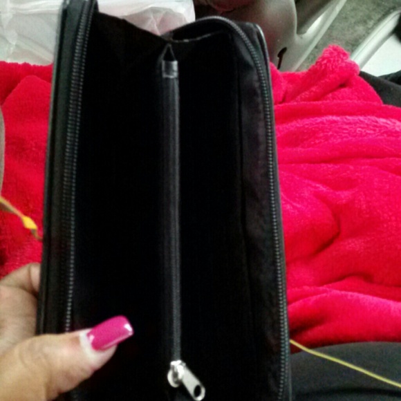 Kenneth Cole.wallet - Picture 3 of 3