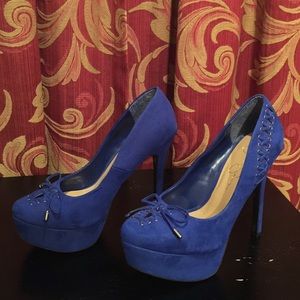 Jessica Simpson platforms