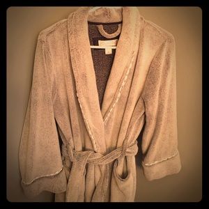 Oscar de la Renta pink label ladies robe