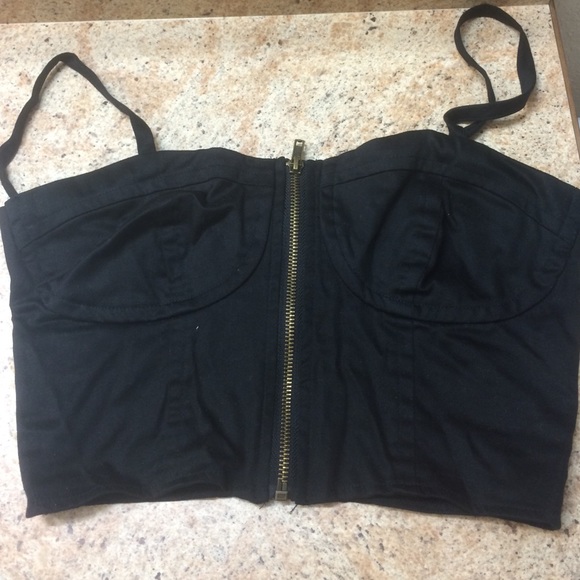 Nollie Zip up Crop Top - Picture 2 of 4