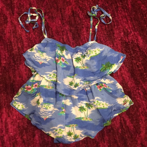 Hollister Tank