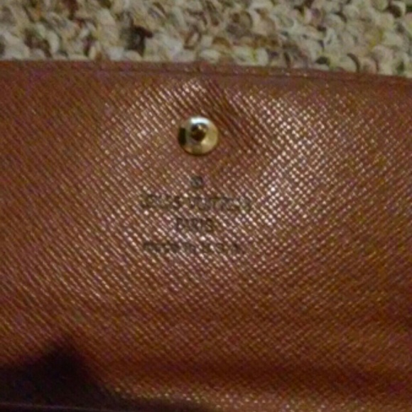Louis Vuitton wallet authentic good condition