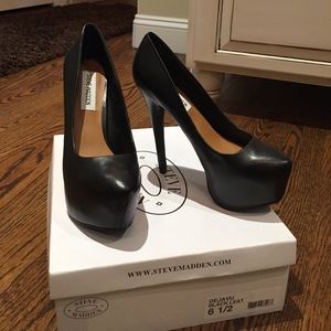 Steve Madden platform blk leather pump